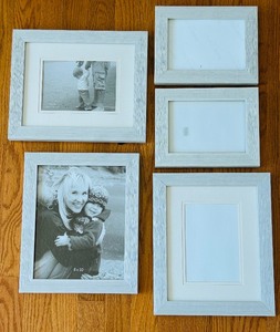 lot 122 image: Five Pretty White Framed Picture Frames in Various Sizes