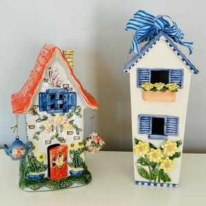 lot 60 image: Stunning Porcelain  Ceramic Collectable Bird Houses