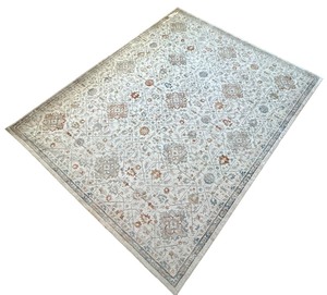 lot 47 image: Gorgeous Large Centenno Area Rug Exceptionally Soft and Textured in Beautiful Colors