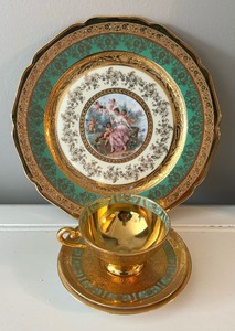 lot 82 image: Vintage 24 Carat Gold Accented Plates and Cup