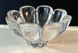 lot 89 image: Mikasa Zinnia Bowl