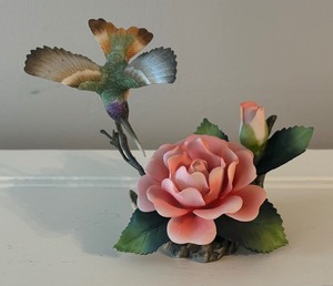 lot 93 image: Andrea by Sadek Hummingbird Figurine