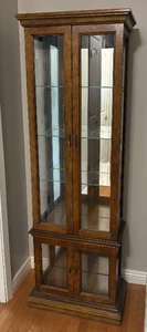 lot 13 image: Vintage Glass Front Display Cabinet