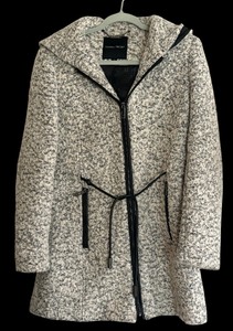 lot 268 image: Ivanka Trump Coat  Jacket