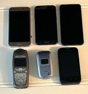 lot 275 image: Nokia, Samsung and T Mobile Phones