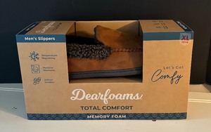 lot 281 image: New Deer Foams Memory Foam Slippers