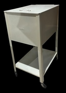 lot 301 image: Veriflex Metal File Cabinet