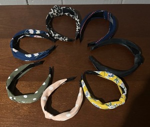 lot 199A image: Seven Headbands