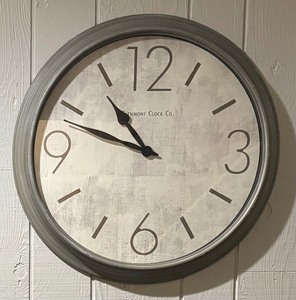 lot 318 image: Glenmont Clock Company Decorative Wall Clock