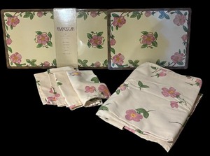 lot 334 image: Franciscan Desert Rose Placemats, Tablecloth and Napkins