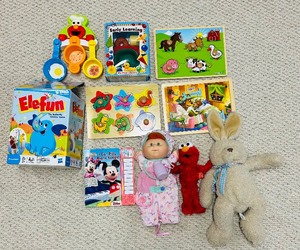 lot 390 image: Adorable Pre-School Toys and Puzzles