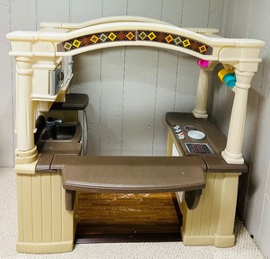 lot 380 image: Amazing Step 2 Large Plastic Kitchen