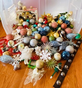 lot 255 image: Bin Full of Vintage Christmas Ornaments