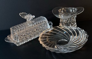 lot 365 image: Crystal Hat Figurine, Spiral Dish and Butterfly Motif Butter Dish