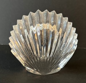 lot 373 image: Waterford Crystal Seashell Figurine