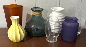 lot 428 image: Variety of Vases