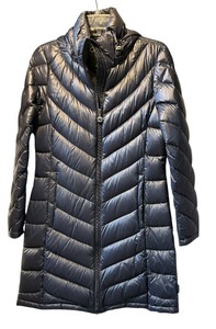 lot 438 image: Calvin Klein Packable Lightweight Size Small Premium Down Coat  Jacket