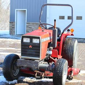 Massey Ferguson 1020 Tractor 21 H.P. 3-Cylinder Diesel Engine