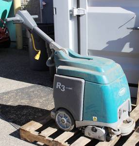 lot 13 image: Tennant R3 Compact Rapid-Drying Carpet Cleaner  Floor Cleaning Extractor with ReadySpace Technology