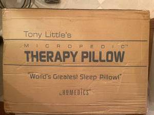 lot 12 image: Tony Littles Micropedic Therapy Pillow by HoMedics