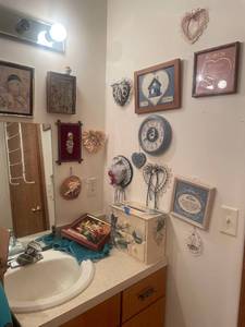 lot 16 image: Collection of Vintage Wall Art and Decor Pieces