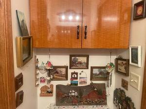 lot 20 image: Collection of Rustic Farmhouse Wall Art and Decor