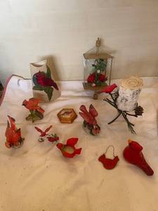 lot 46 image: Collection of Cardinal Figurines and Cardinal Decor Items