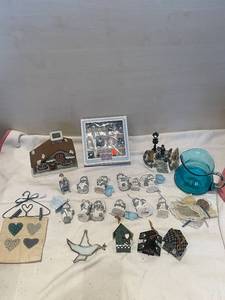 lot 48 image: Collection of Mini Christmas Ornaments and Decorations