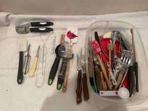 lot 55 image: Large Collection of Kitchen Utensils Including Spatulas, Peelers, and More