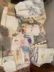 lot 64 image: Collection of Vintage Pillowcases, Tablecloths and Linens