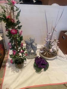 lot 65 image: Assorted Home Decor with Floral Arrangements and Statue