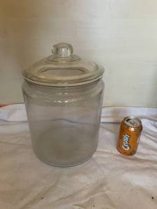 lot 78 image: Anchor Hocking Glass Storage Jar with Lid