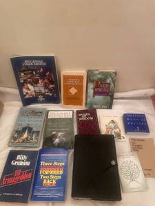 lot 106 image: Collection of 13 Religious and Inspirational Books