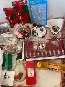 lot 117 image: Assorted Christmas Holiday Decor Collection