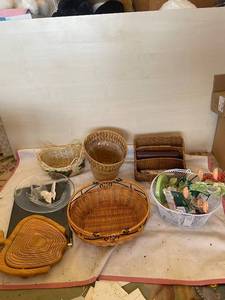 lot 129 image: Assorted Decorative Baskets and Home Accessories Collection
