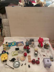 lot 139 image: Collection of Vintage Figurines and Decorative Items