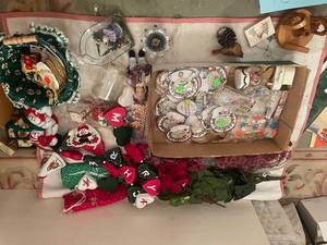 lot 152 image: Assorted Holiday Decorations and Christmas Ornaments