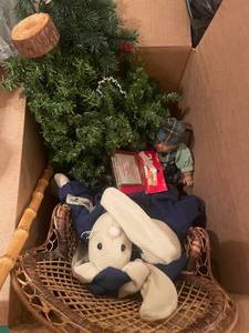 lot 156 image: Collection of Assorted Holiday Decor and Jewelry Components