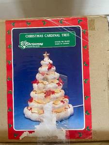 lot 176 image: Vintage Christmas Cardinal Tree Decoration