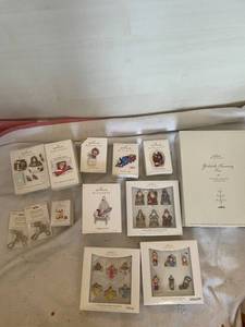 lot 177 image: Collection of Hallmark Keepsake Christmas Ornament Sets