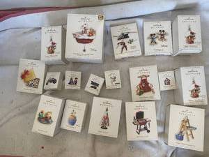 lot 178 image: Collection of Hallmark Keepsake Christmas Ornaments