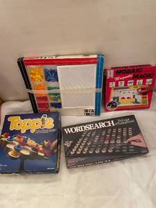 lot 192 image: Collection of Vintage Board Games and Creative Kits