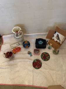 lot 208 image: Assorted Decor Set with Vases, Figures, and Suncatcher