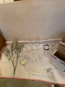 lot 243 image: Collection of Glassware and Lead Crystal Stallion Figurine