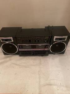 lot 256 image: Vintage Fisher Stereo High-Speed Dubbing Boombox