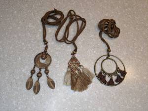 lot 404 image: New Boho Tribal Style Necklace And Pierced Earrings Silver Tone Blue Enamel P