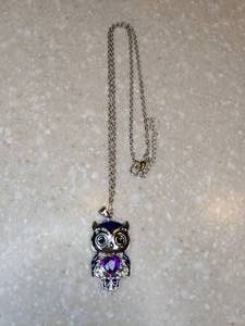 lot 427 image: New Owl Necklace Blue Forehead Purple Heart Silvery P
