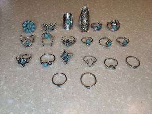 lot 431 image: New Bohemian Style Turquoise Inlaid Ring Set 20 Piece Silvery P