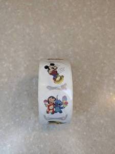 lot 440 image: 500 Roll Brand New Disney Stickers P