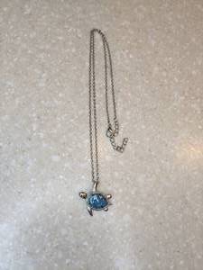 lot 444 image: New Adorable Blue Turtle Pendant Necklace Silvery P